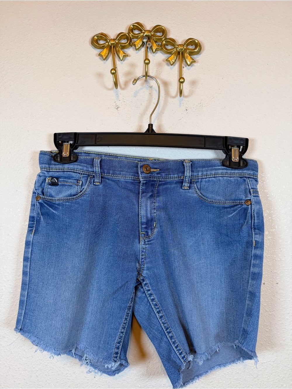 Jordache Vintage Light Blue Denim Cutoff Shorts Raw Hem. Size 14 Youth